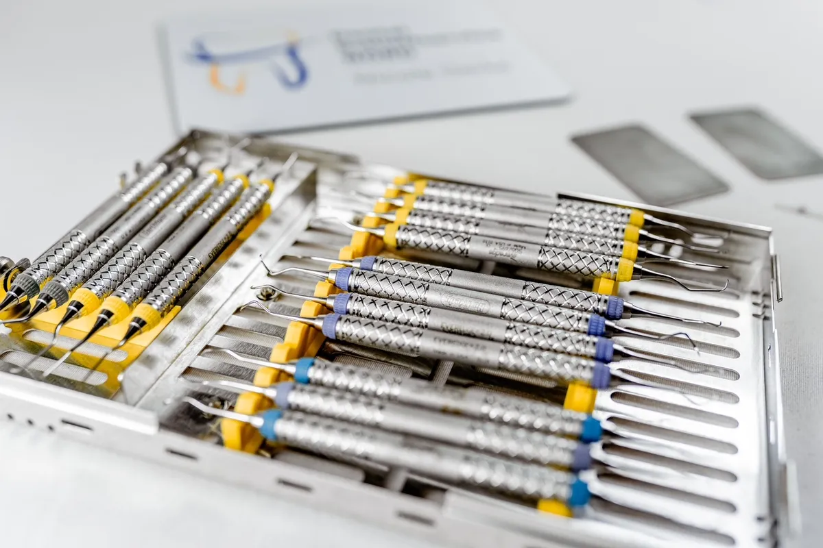 Professionell geschärfte Scaler und Küretten